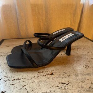 Steve Madden Black Tarah Heels